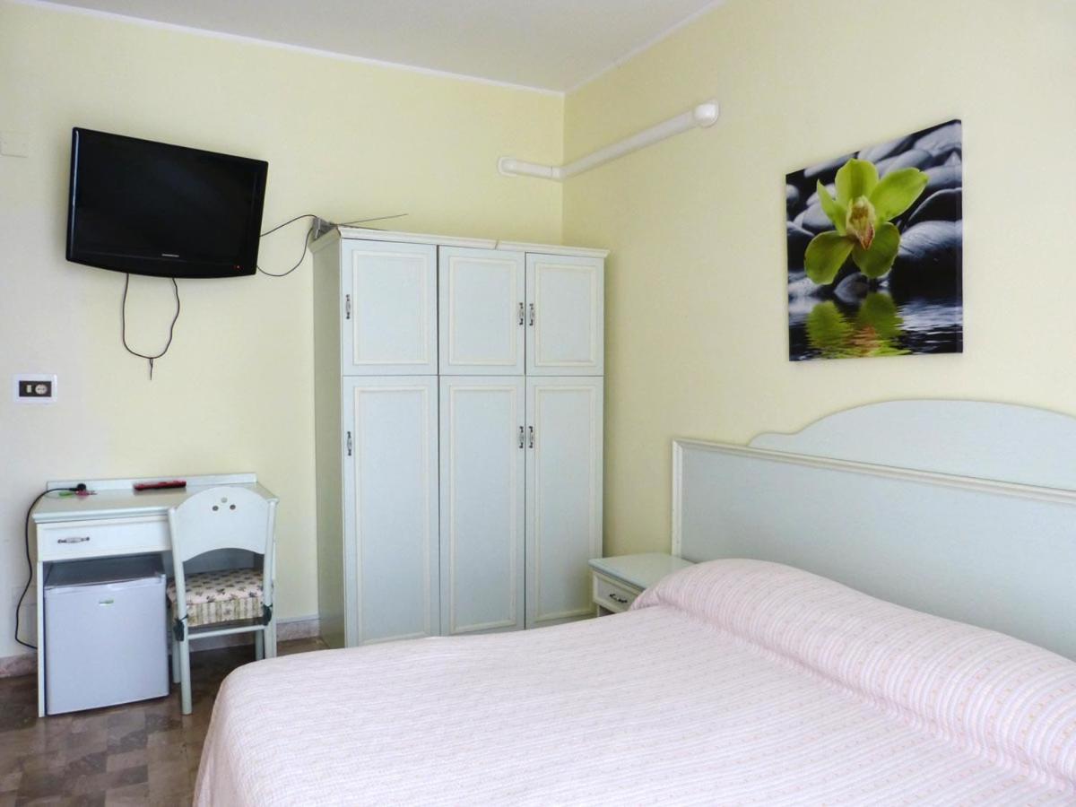 Le Mimose Bed & Breakfast Пескара Екстериор снимка