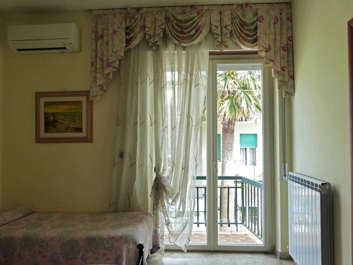 Le Mimose Bed & Breakfast Пескара Екстериор снимка